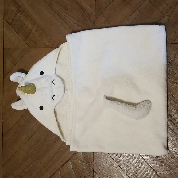 Unicorn Hooded Towel - Picture 1 of 4